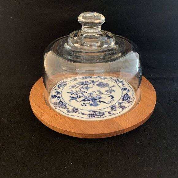 Vintage Blue Danube Japan Blue Onion Pattern Cheese Plate w/Glass Dome 8 1/2" - Picture 1 of 9